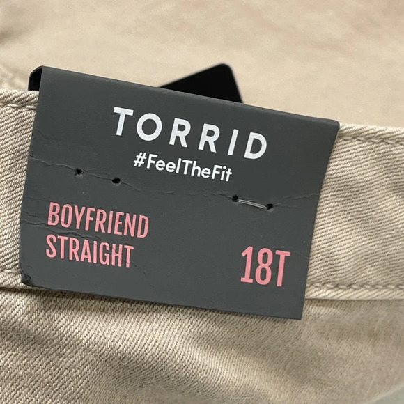 TORRID Boyfriend Straight Vintage Stretch Mid-Rise Tan Cream Jean Size 18T NEW - Picture 8 of 11